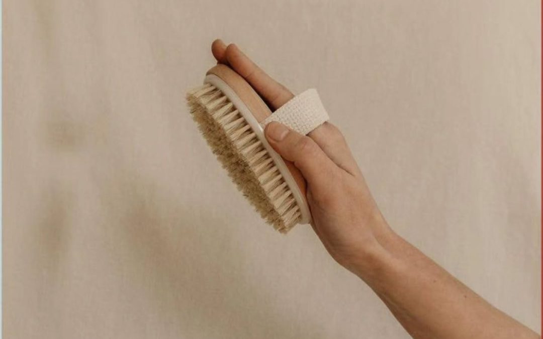 Brossage à sec : une routine beauté simple et efficace pour votre peau